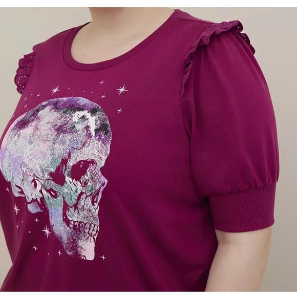 Torrid | Ruffle Skull Short Sleeve Sweatshirt - Picture 3 of 4